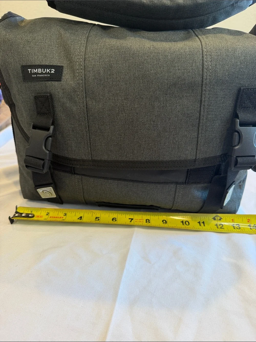 Timbuk2 Black Messenger Bag with Padded Shoulder Strap great size